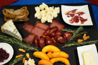 The Art of Crafting the Perfect Cheese & Charcuterie Board