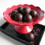 Decadent Chocolate Fat Bombs: A Keto Snack Delight