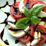 Fresh Caprese Salad with Balsamic Glaze: A Flavorful Twist