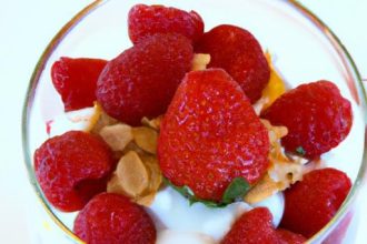 Berry Bliss: Crafting the Perfect Greek Yogurt Parfait